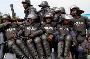 Police_battle_gear_7